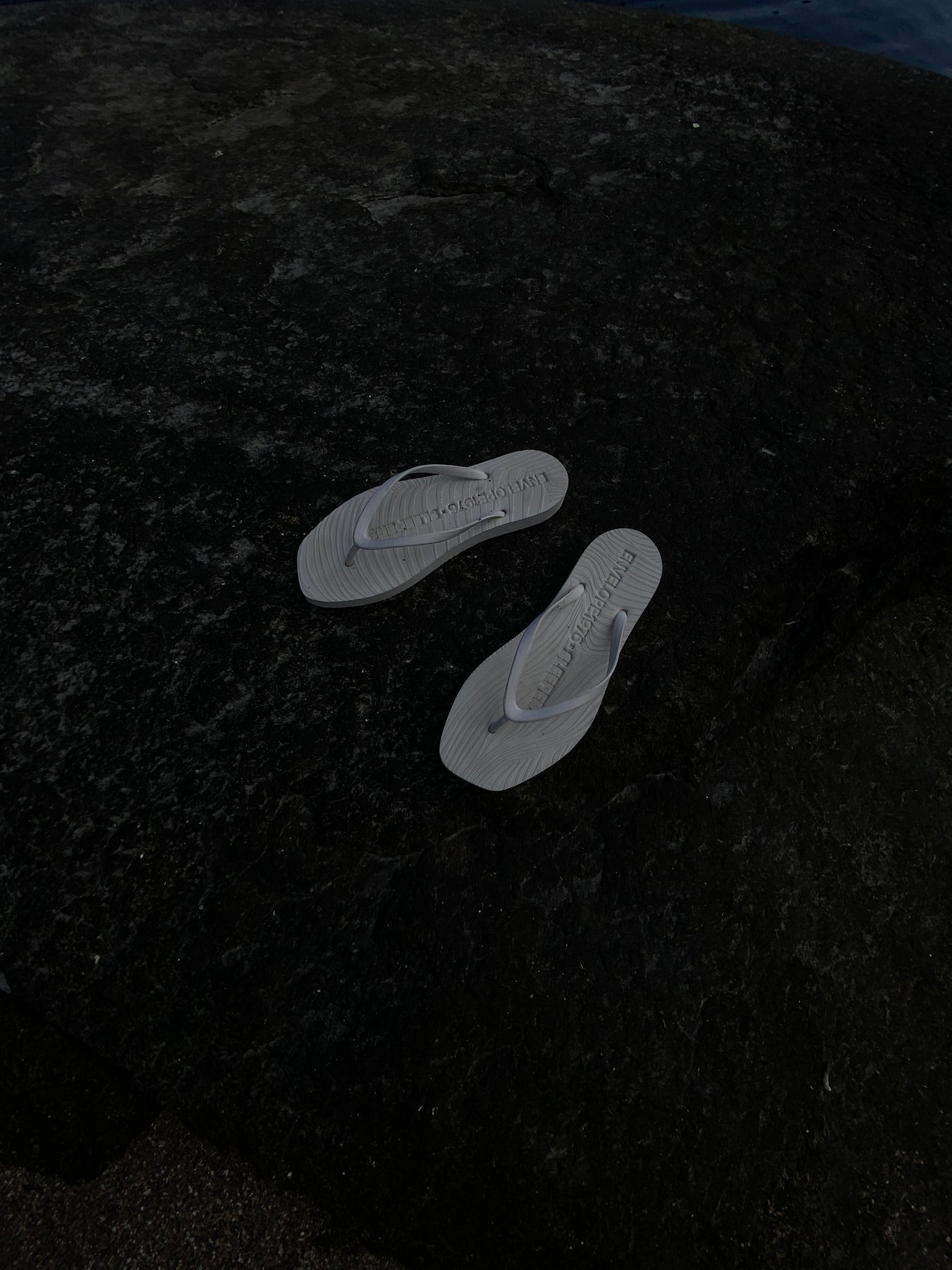 Envelope1976 X Sleepers - White