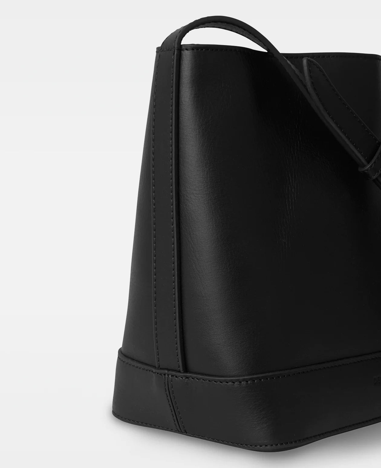 Edith Small Bucket Bag - Vegetal Black