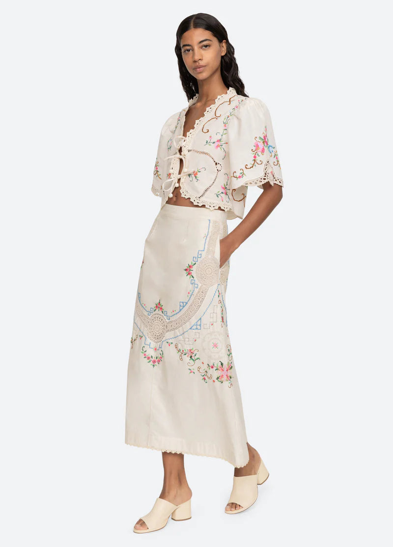 Edwina Embroidery S/Slv Tie Front Top - White