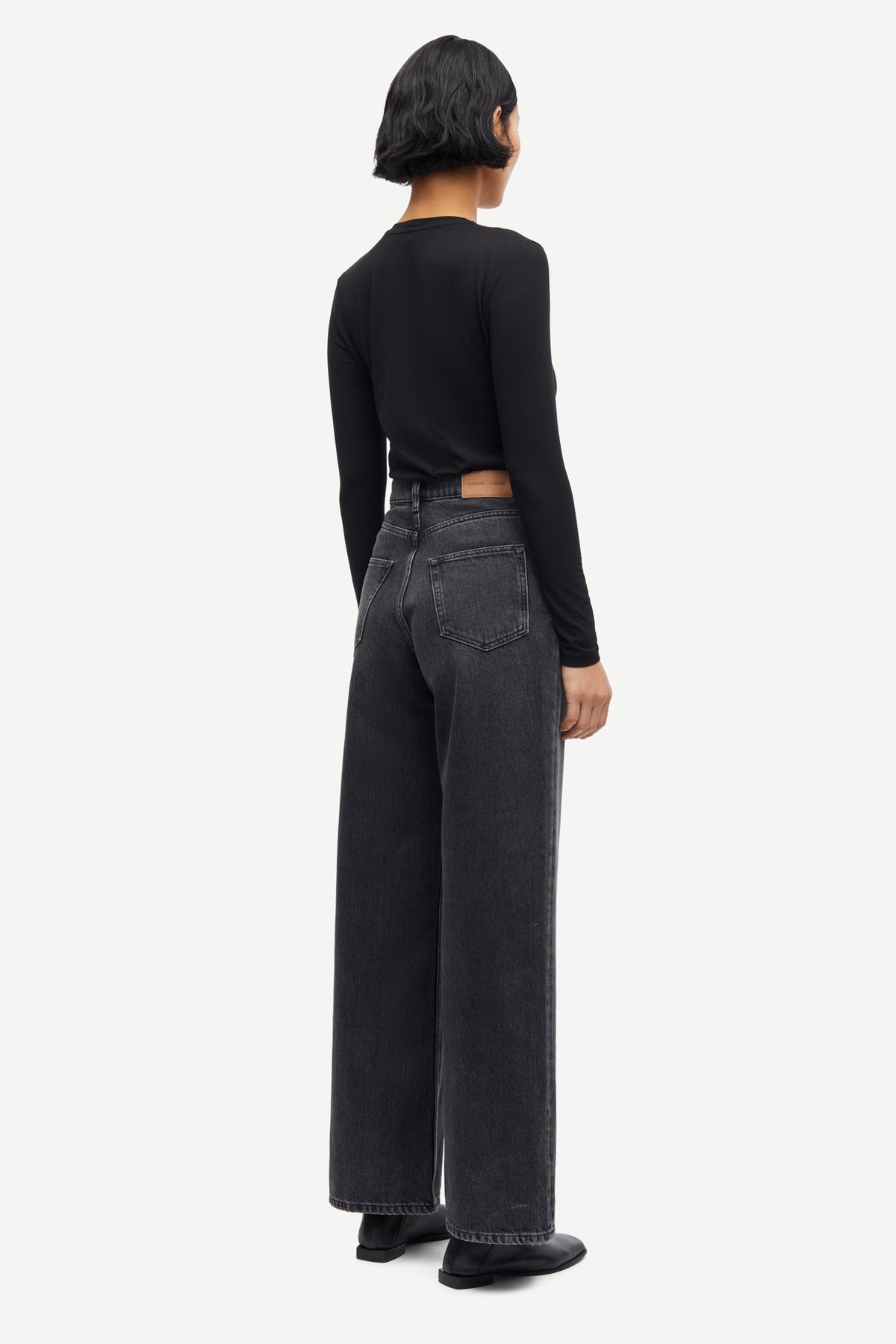 Ester Ls - Black