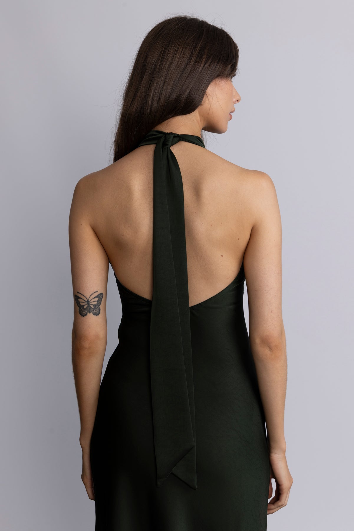 Lola Satin Halter Maxi Dress - Mörkgrön