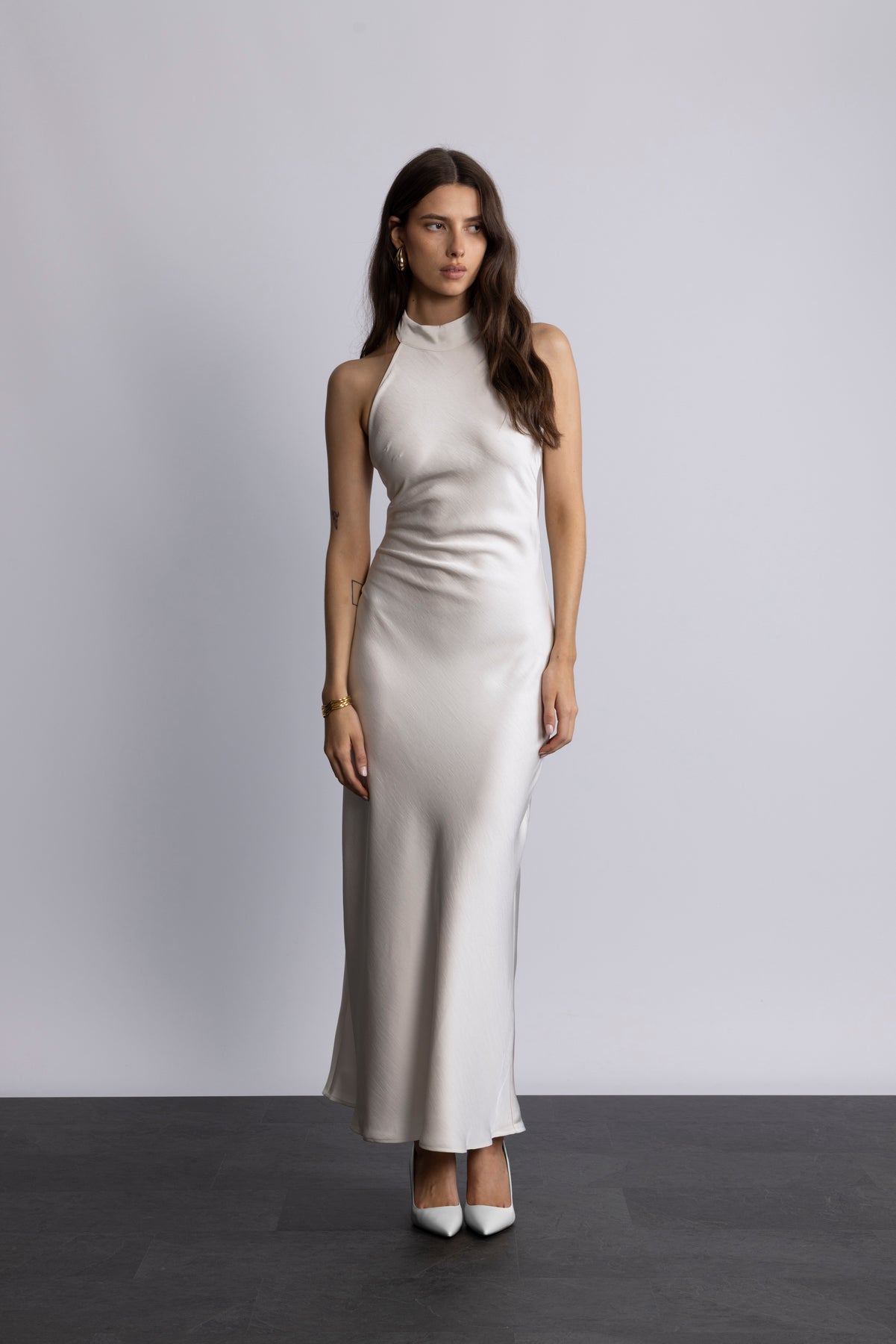 Lola Satin Halter Maxiklänning - Creme