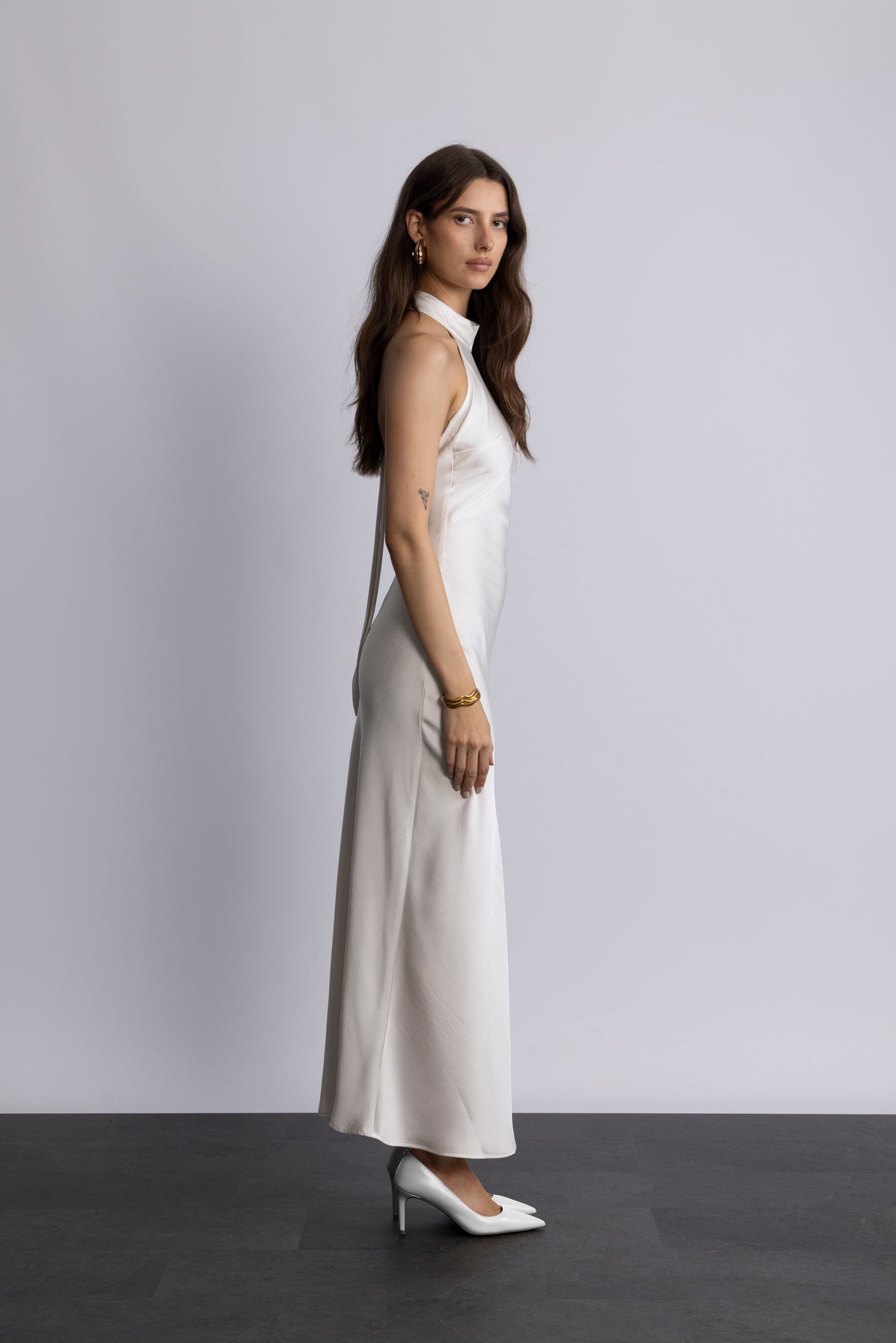 Lola Satin Halter Maxiklänning - Creme