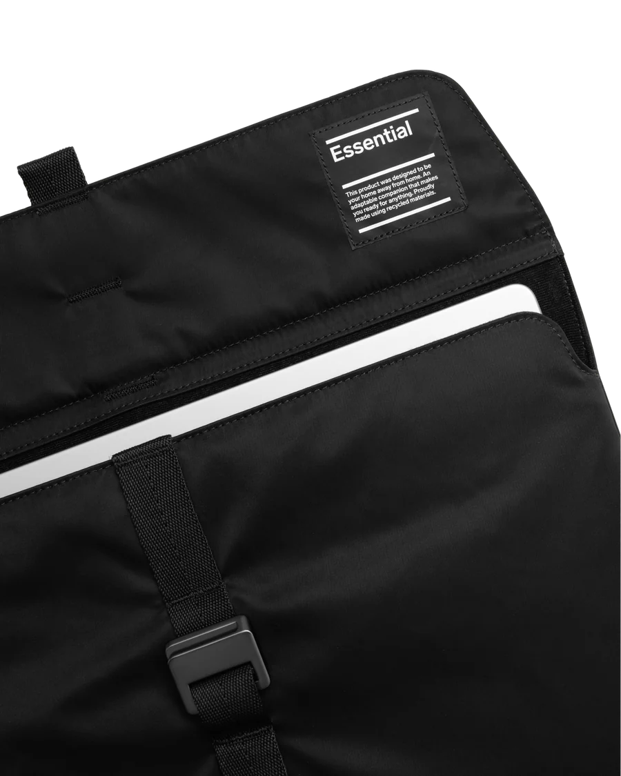 Essential Laptop Sleeve 13" - Black Out