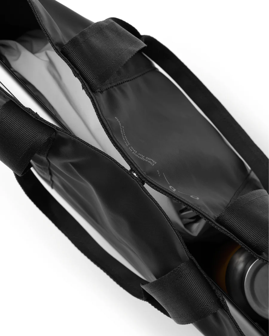 Essential Tote 16L - Black Out
