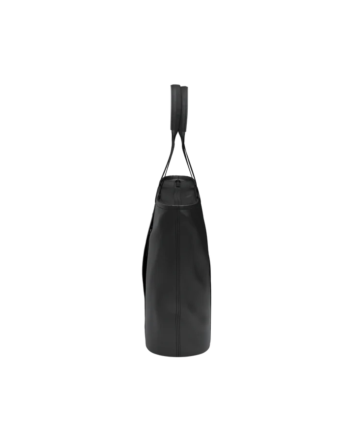 Essential Tote 20L - Black Out