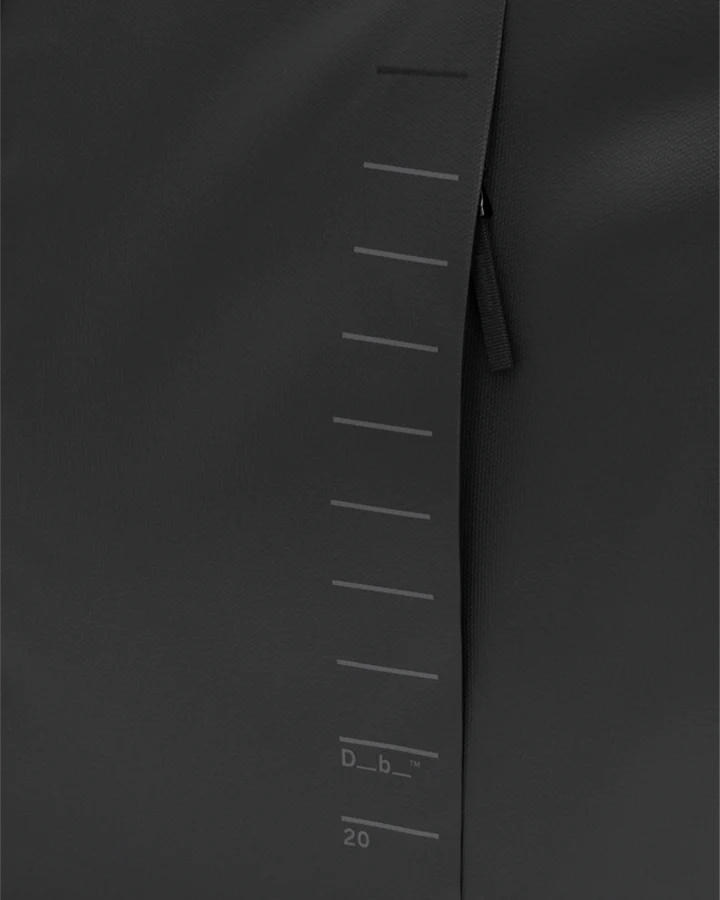 Essential Tote 20L - Black Out