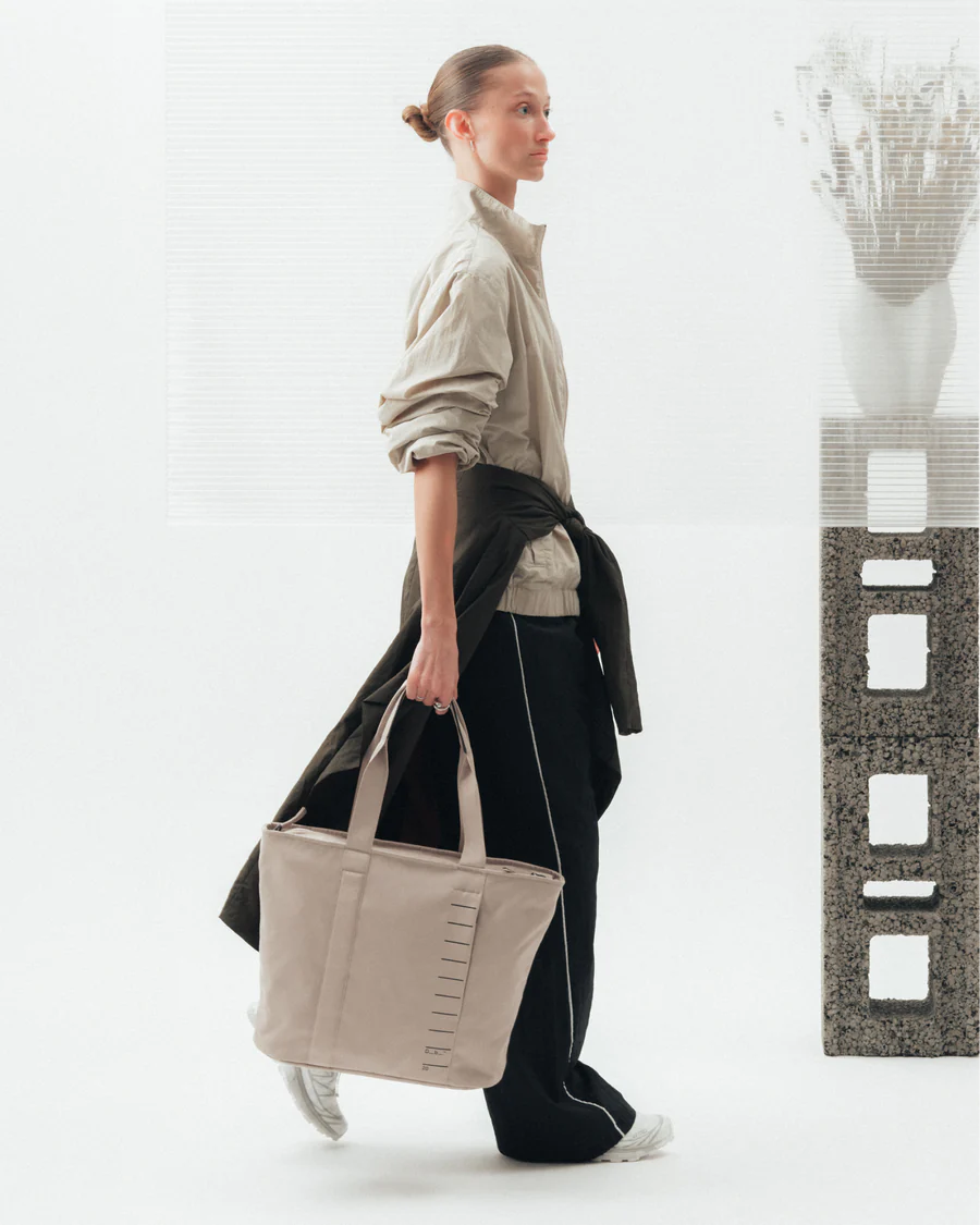 Essential Tote 20L - Fogbow Beige