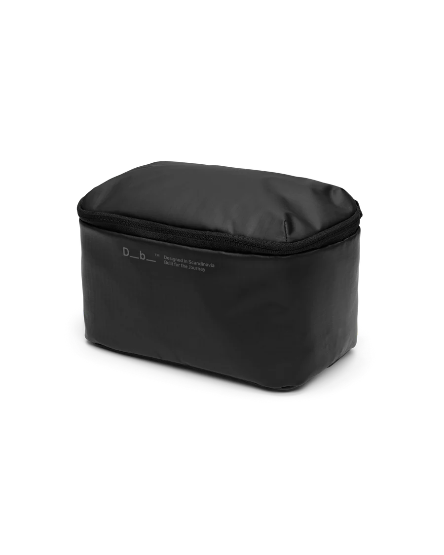 Essential Washbag S - Black Out