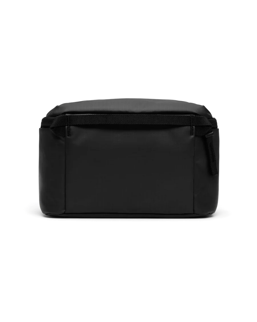 Essential Washbag S - Black Out