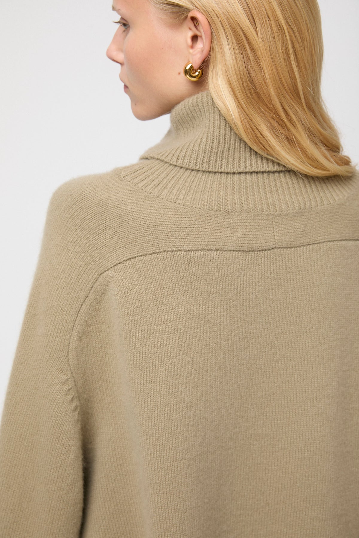 Issa Turtleneck Sweater - Olivgrön