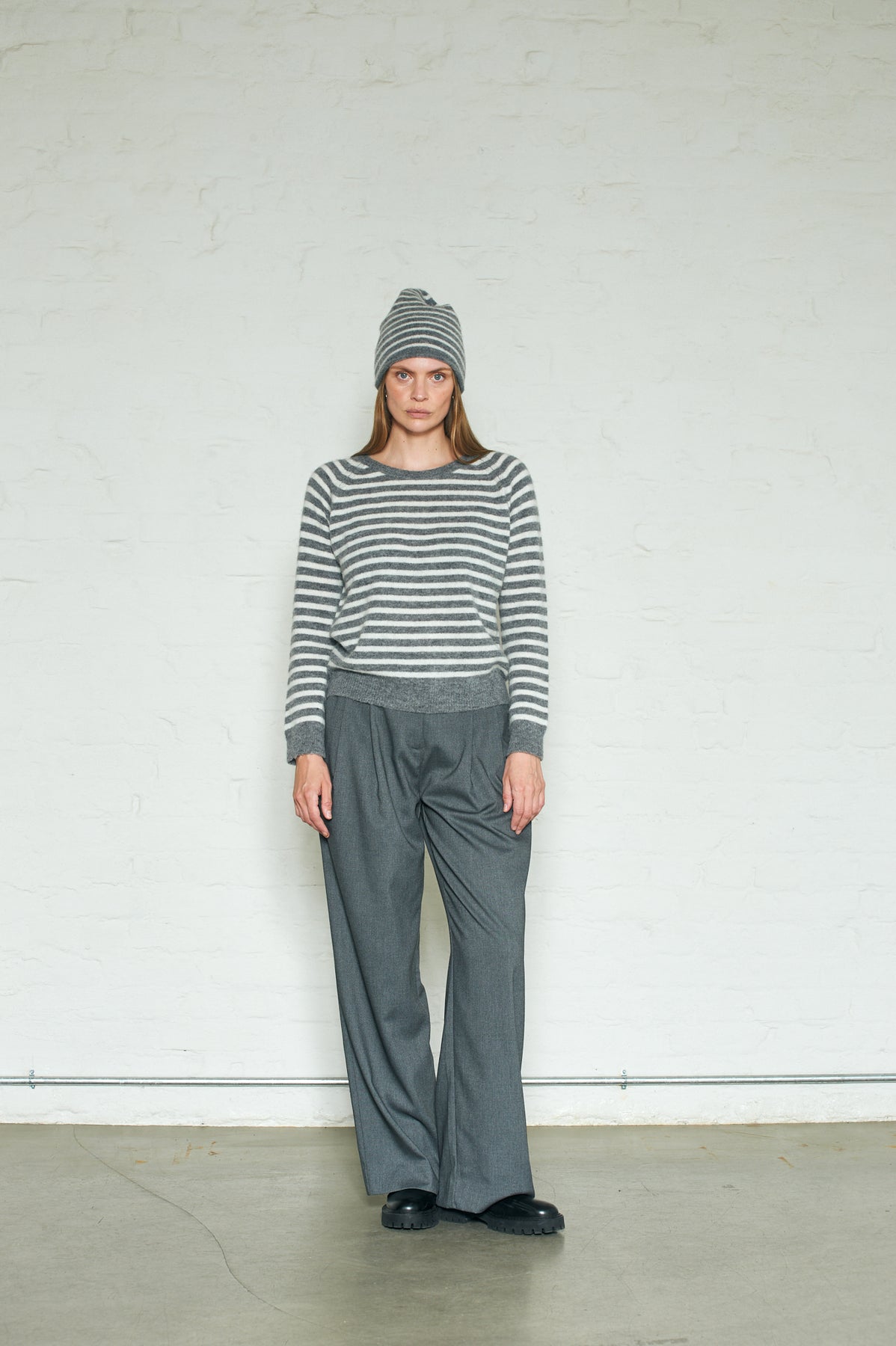 Fiona Stripe - Dk Grey/Offwhite