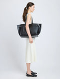 Days Carryall In Smooth Calf - Black