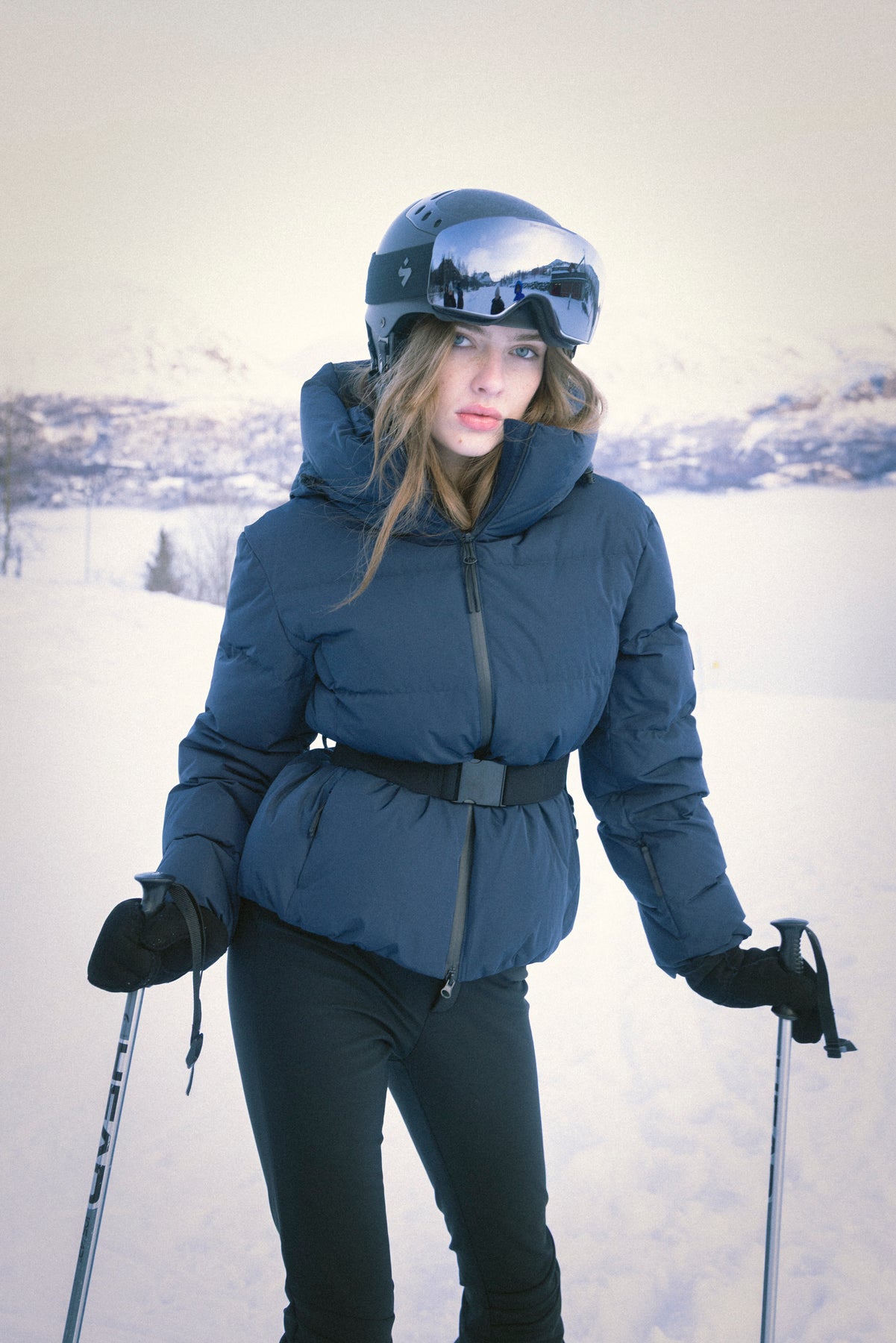 Emily Down Belt Jacket - Marinblå