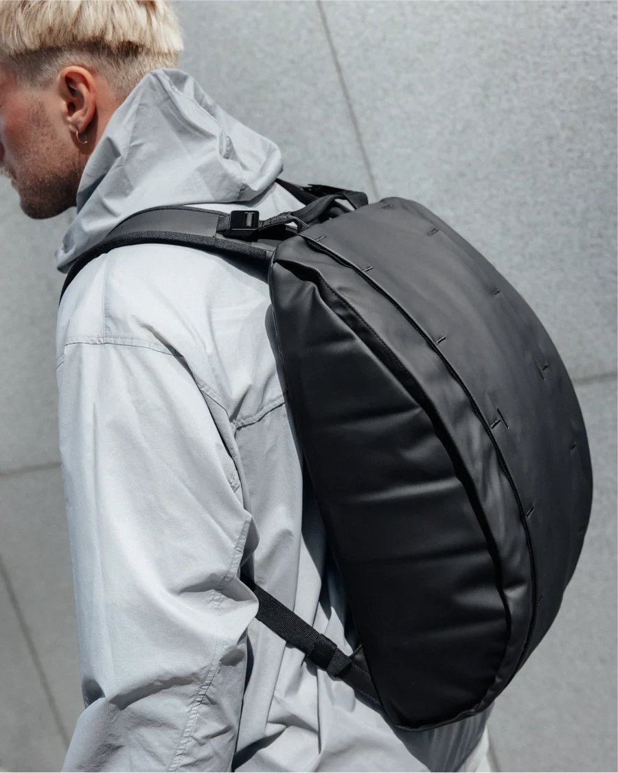 Hugger Base Ryggsäck 15L - Black Out
