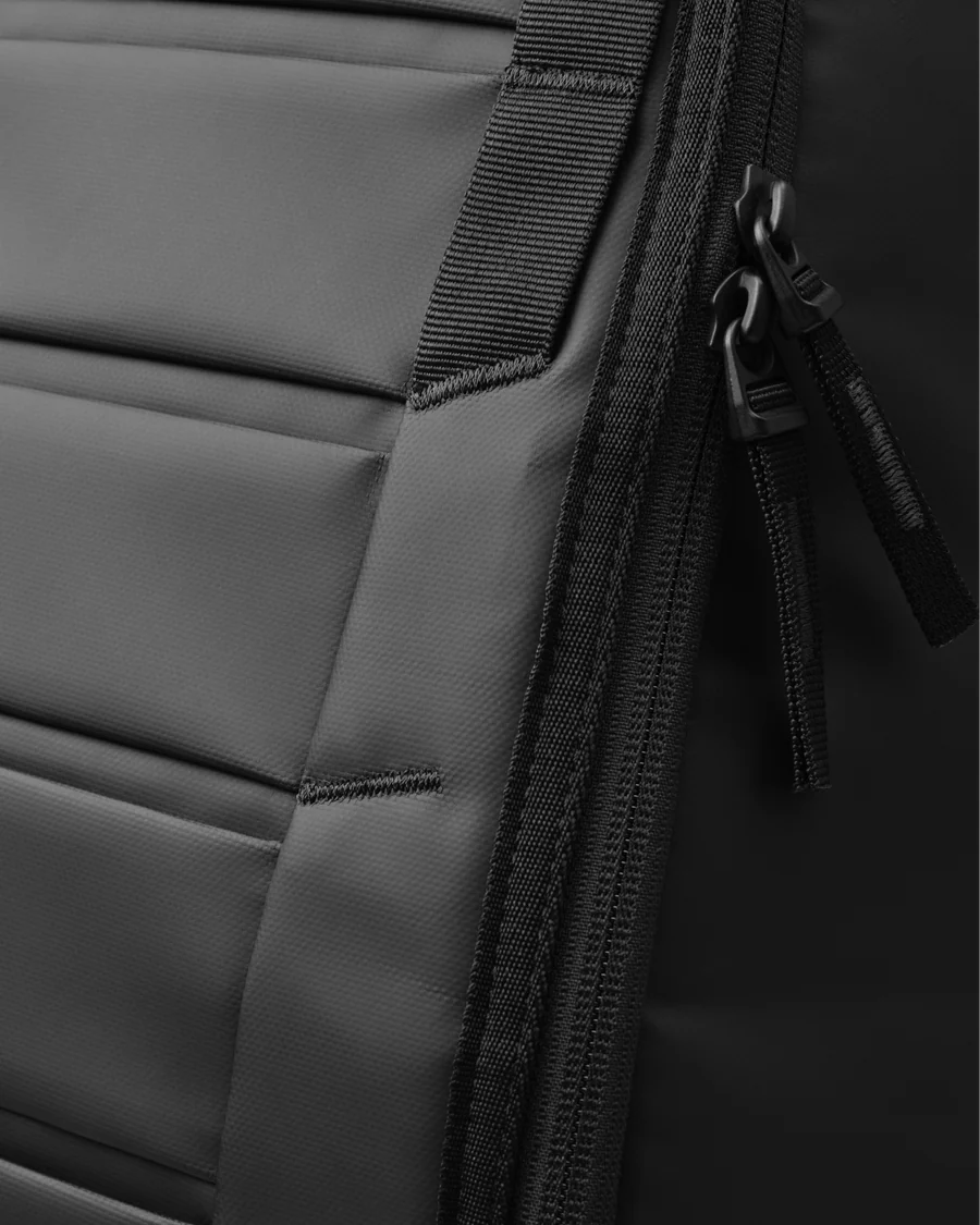 Hugger Ryggsäck 20L - Black Out