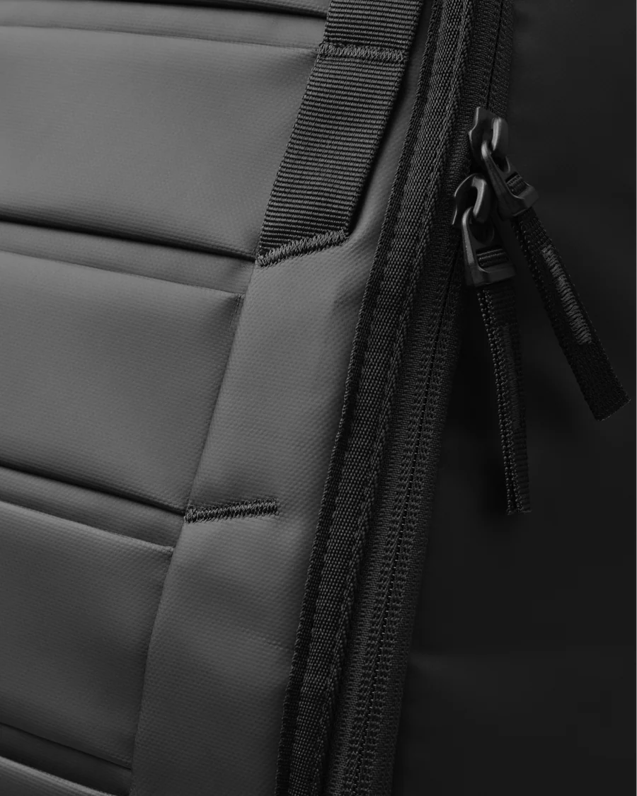 Hugger Ryggsäck 30L - Black Out