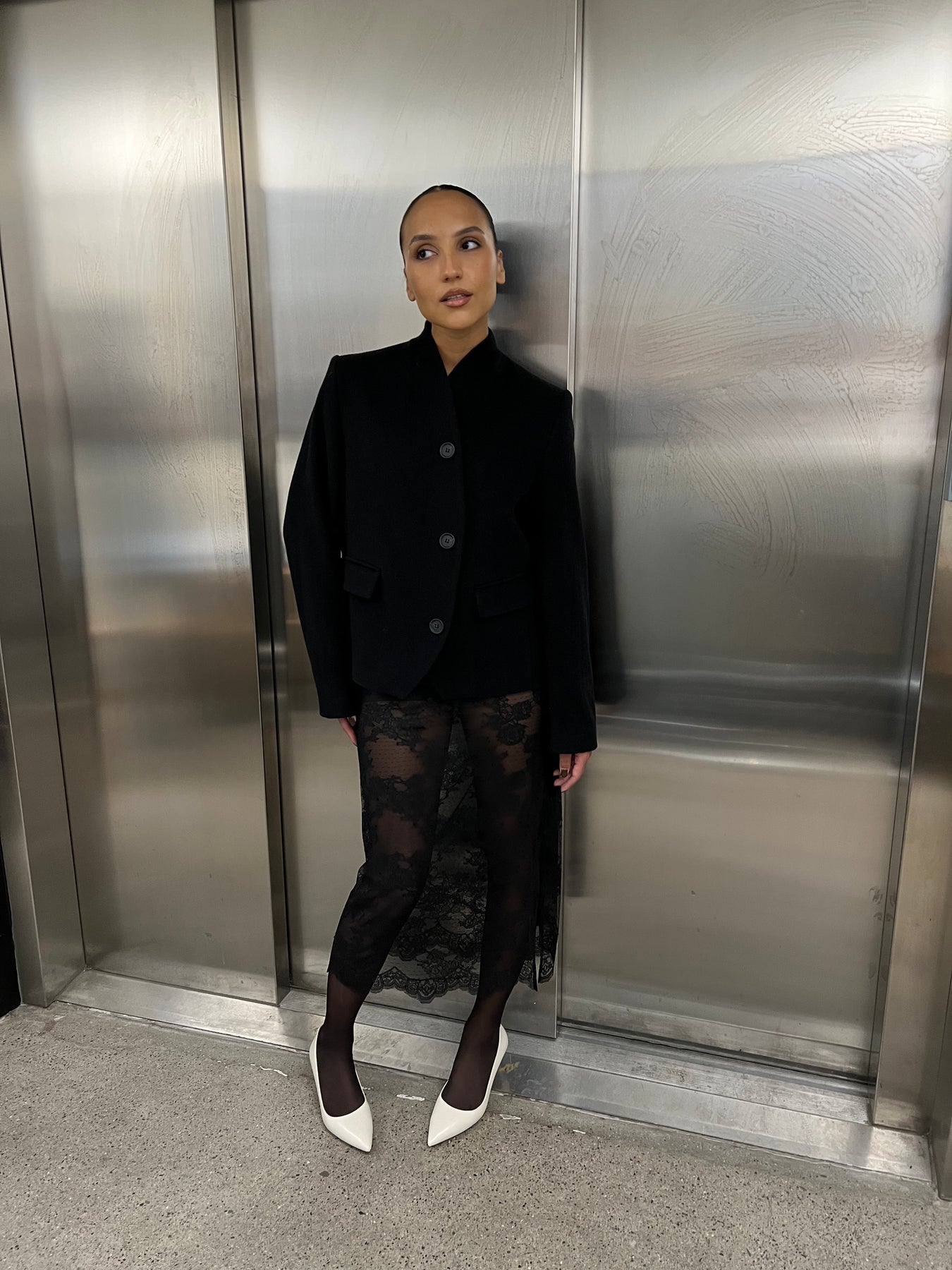 Short Curved Jacket - Svart