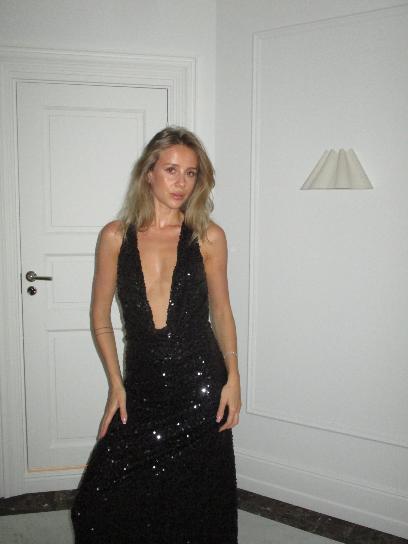 Sophie Sequins Plunge Dress - Svart