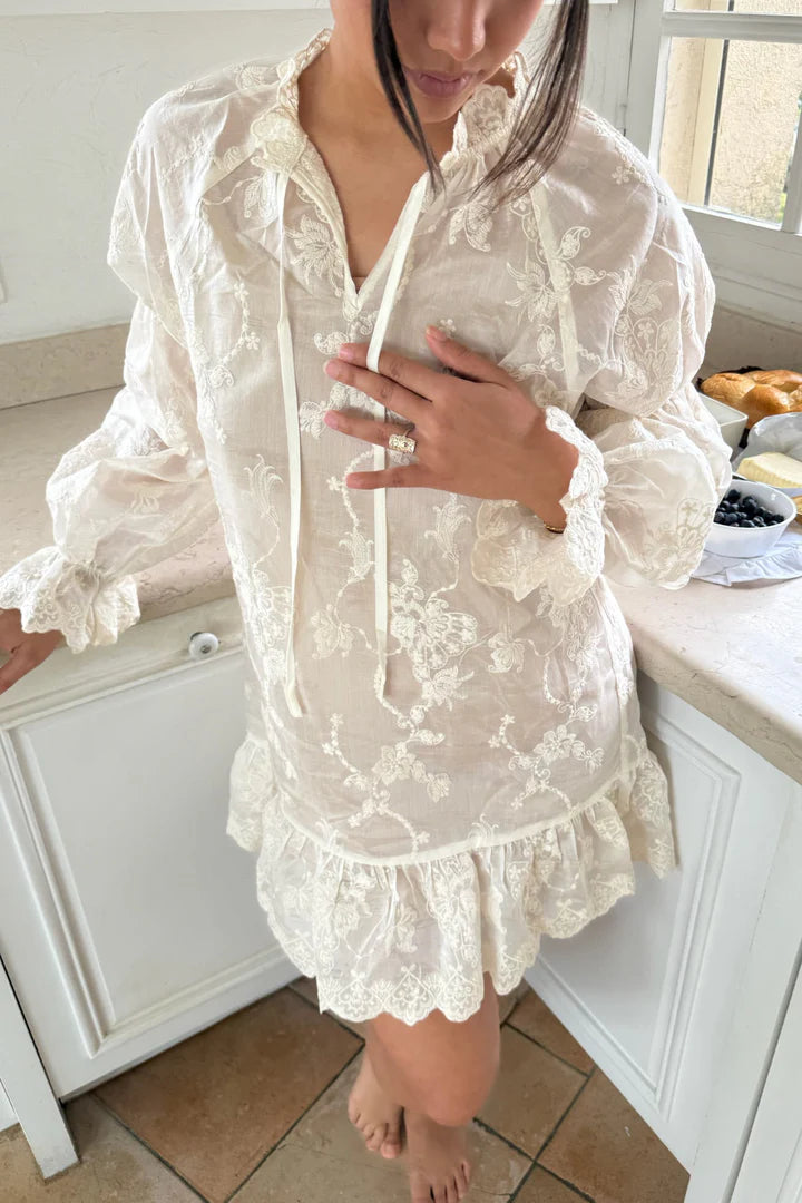 Magdaic Dress - Vit broderi