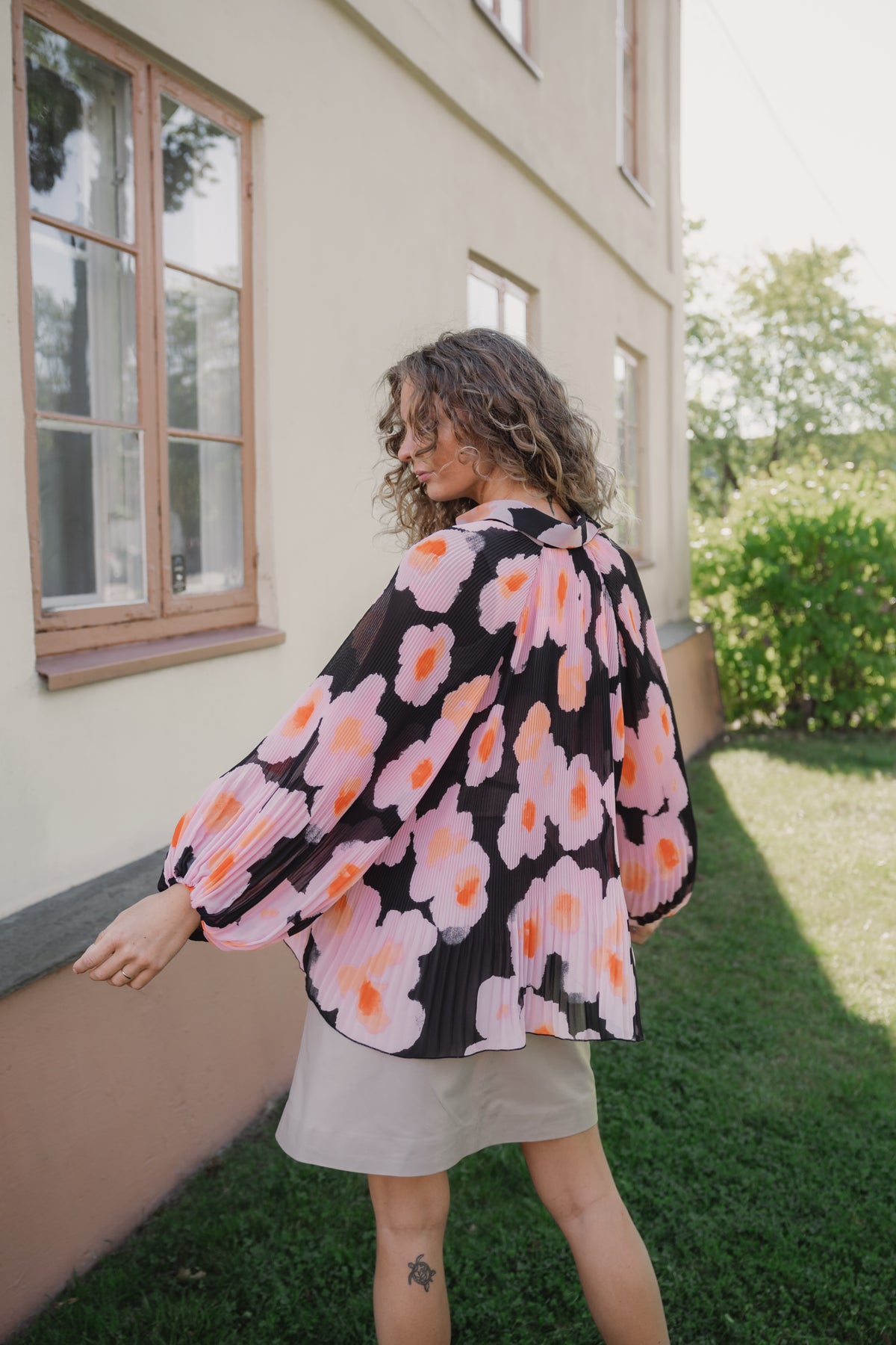 DesdraIW Shirt - Pink Poetic Flower