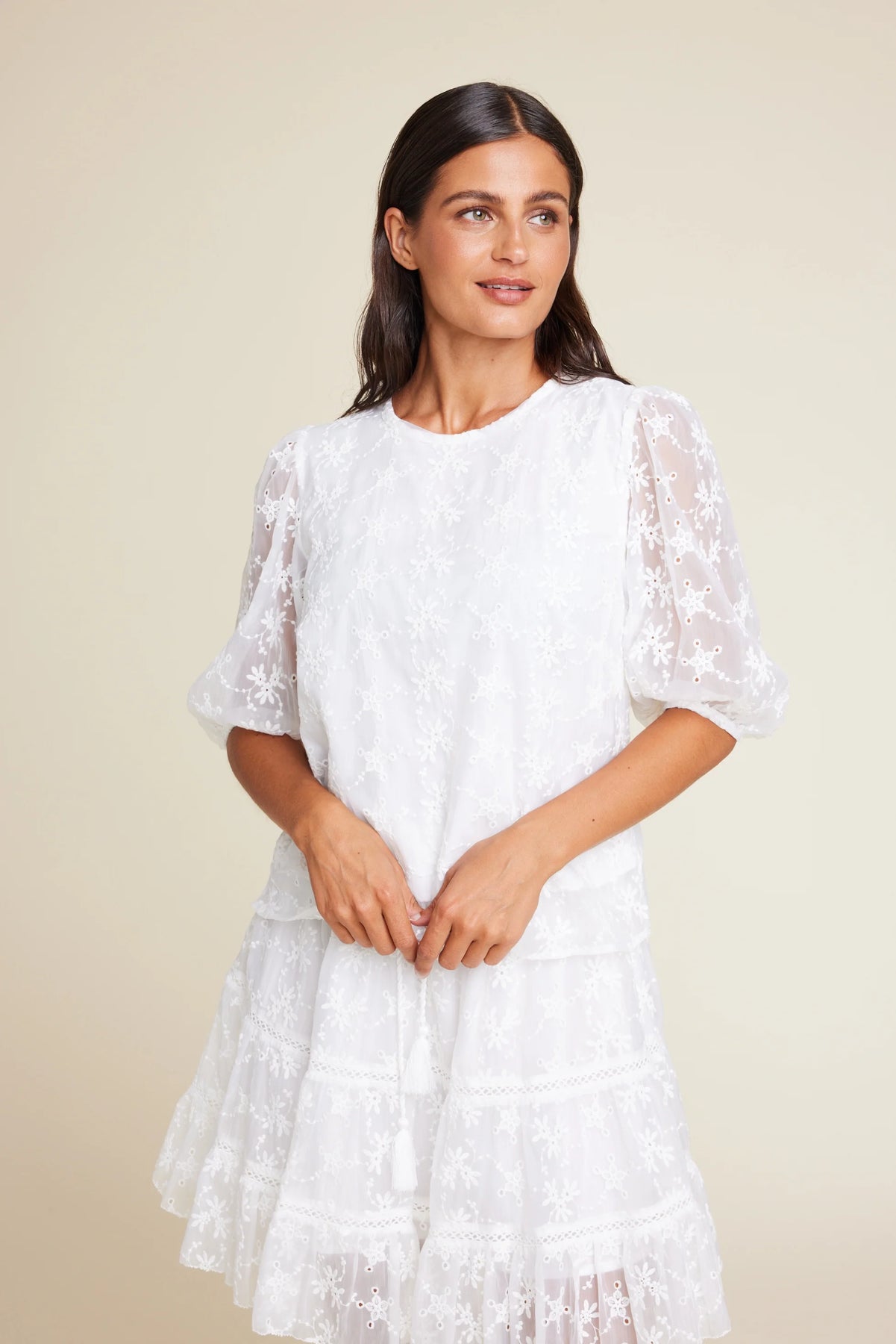 Isabel Embroidery - Vit