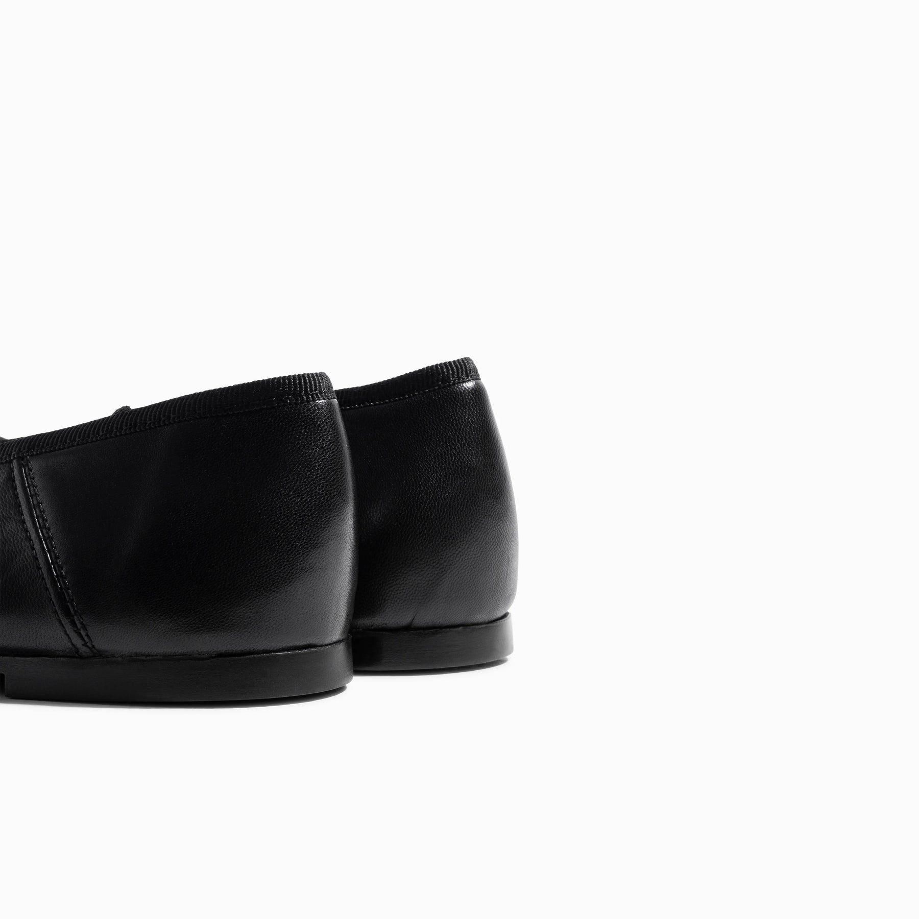 Prima - Black Leather