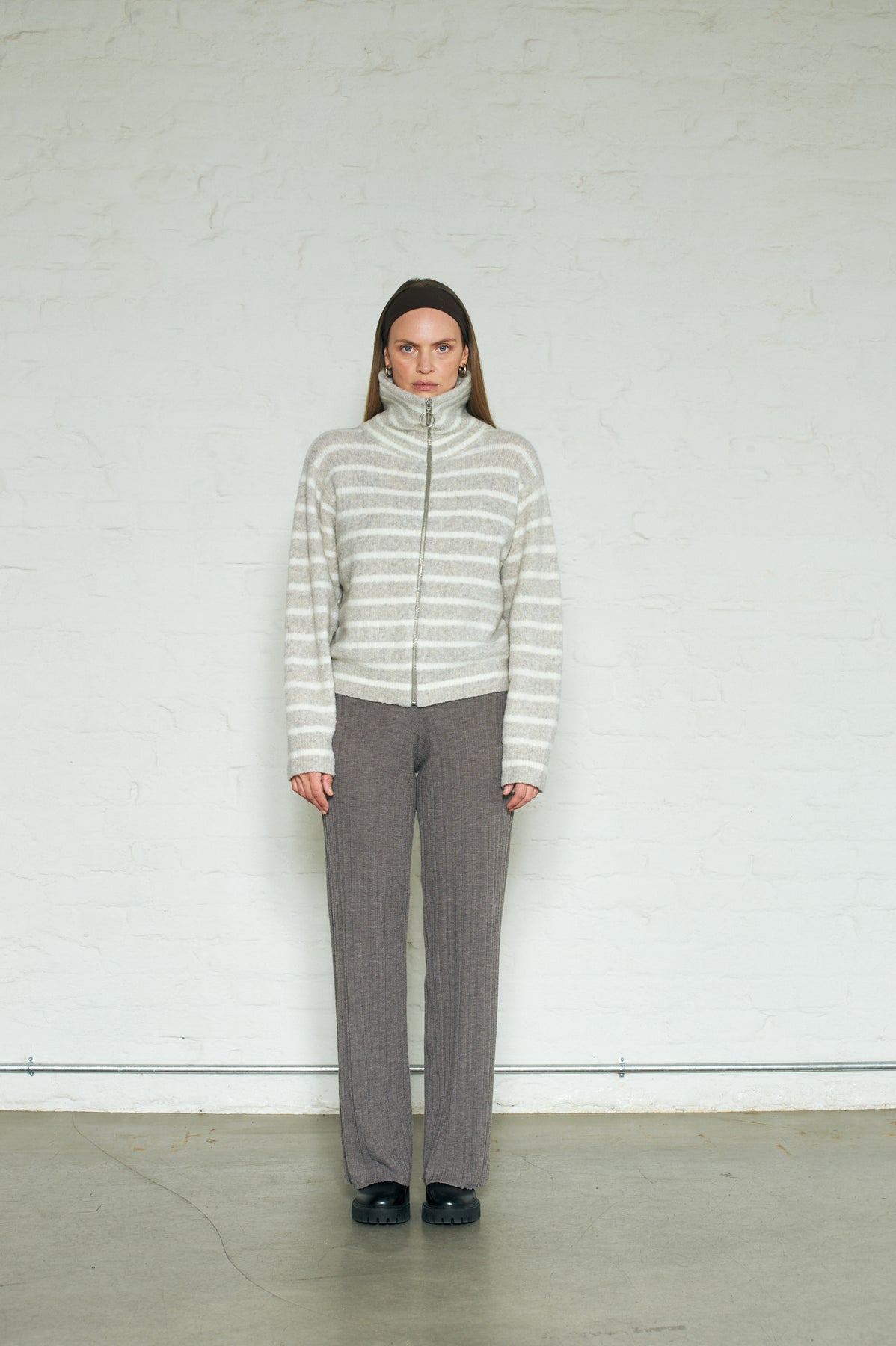 James Stripe - Lt Beige/Offwhite