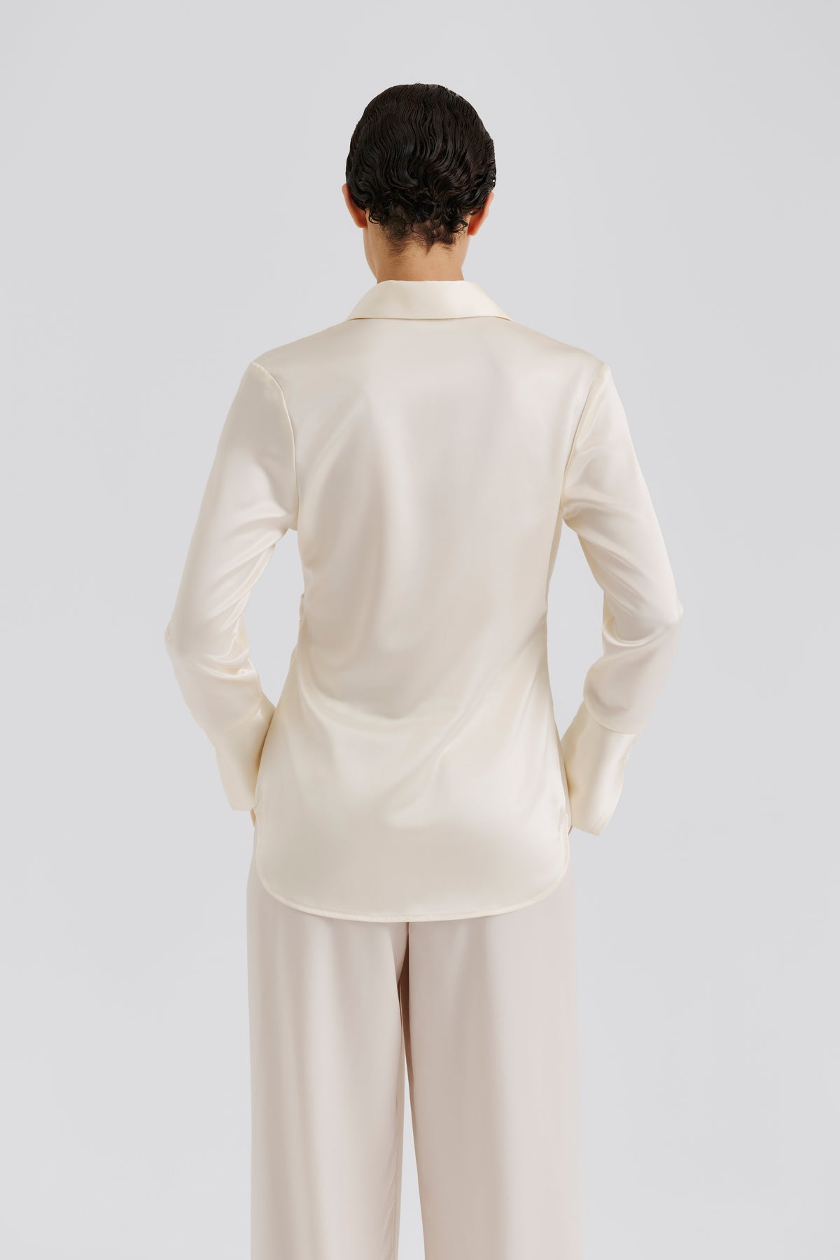 Janni Fitted Satin Shut - Vanilla