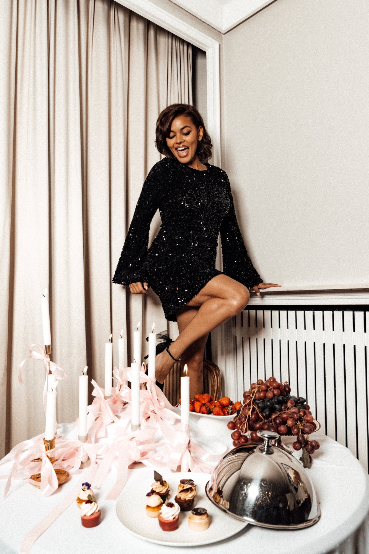 Sassy Sequins Mini Dress - Svart