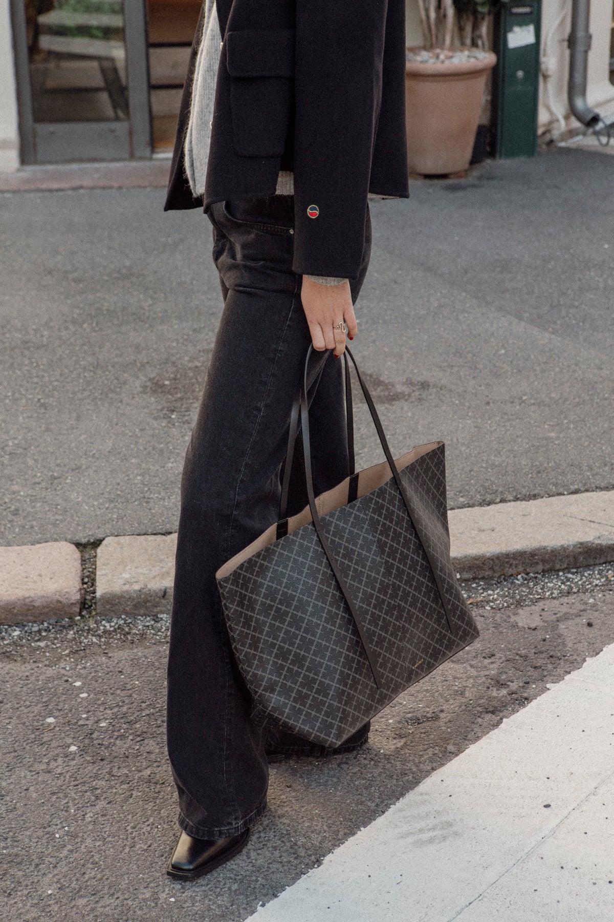Abi Mönstrad Tote Bag - Charcoal