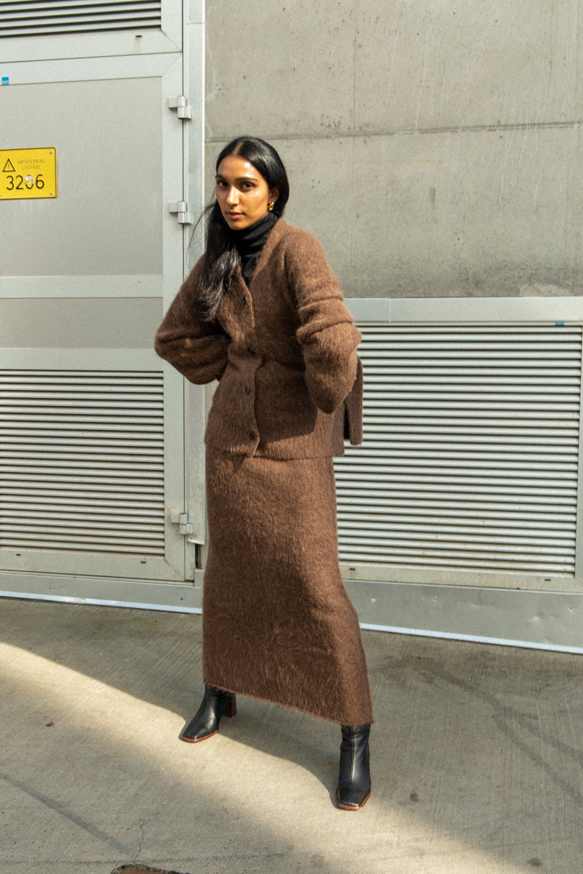 Fure Fluffy Skirt - Dark Brown