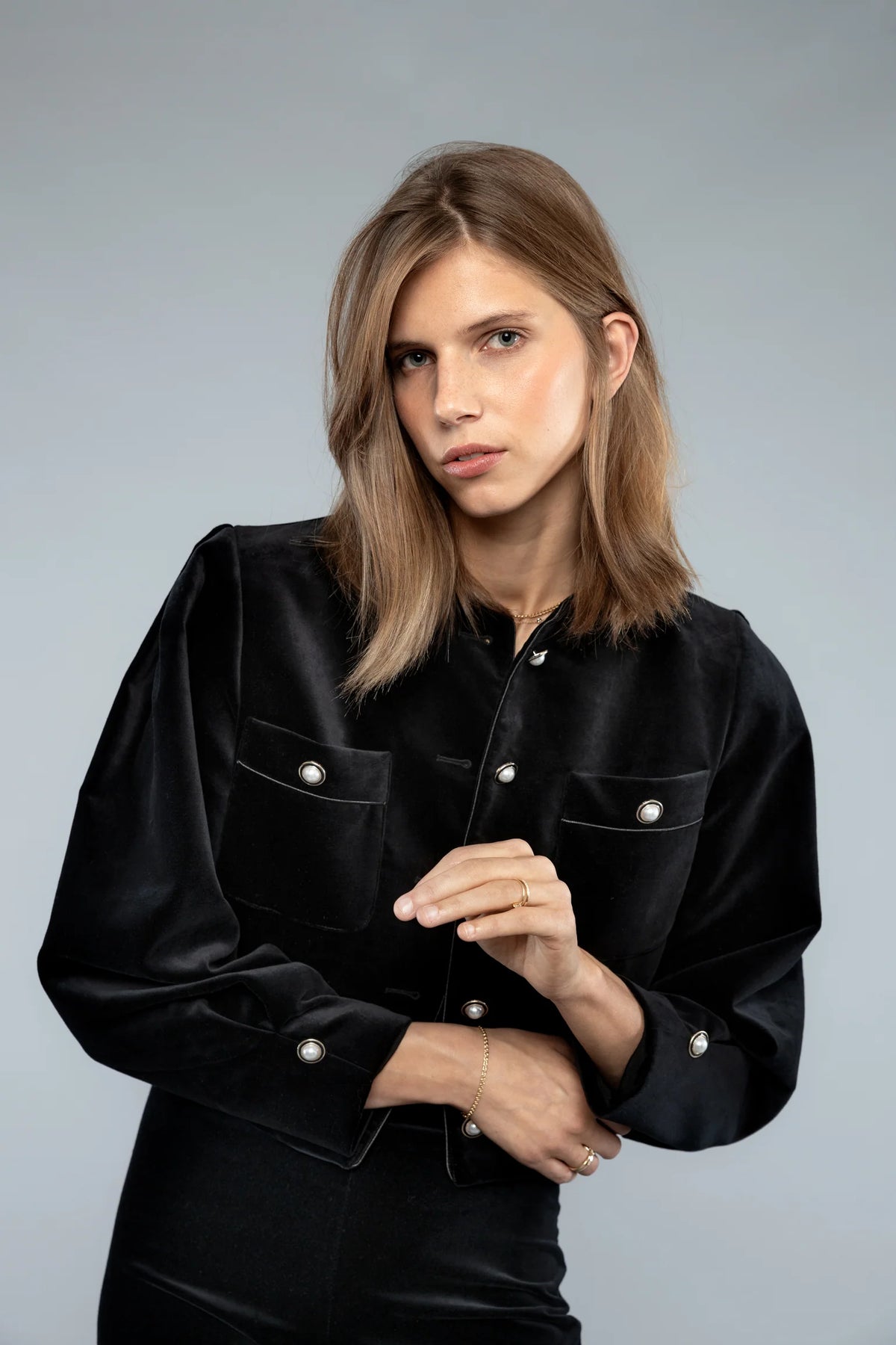 Louvre Velvet - Black
