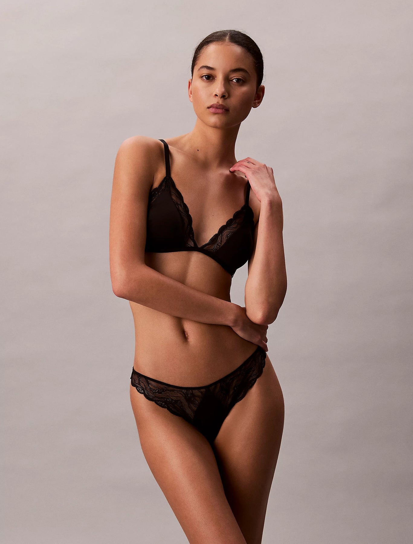 Unlined Triangle - Svart