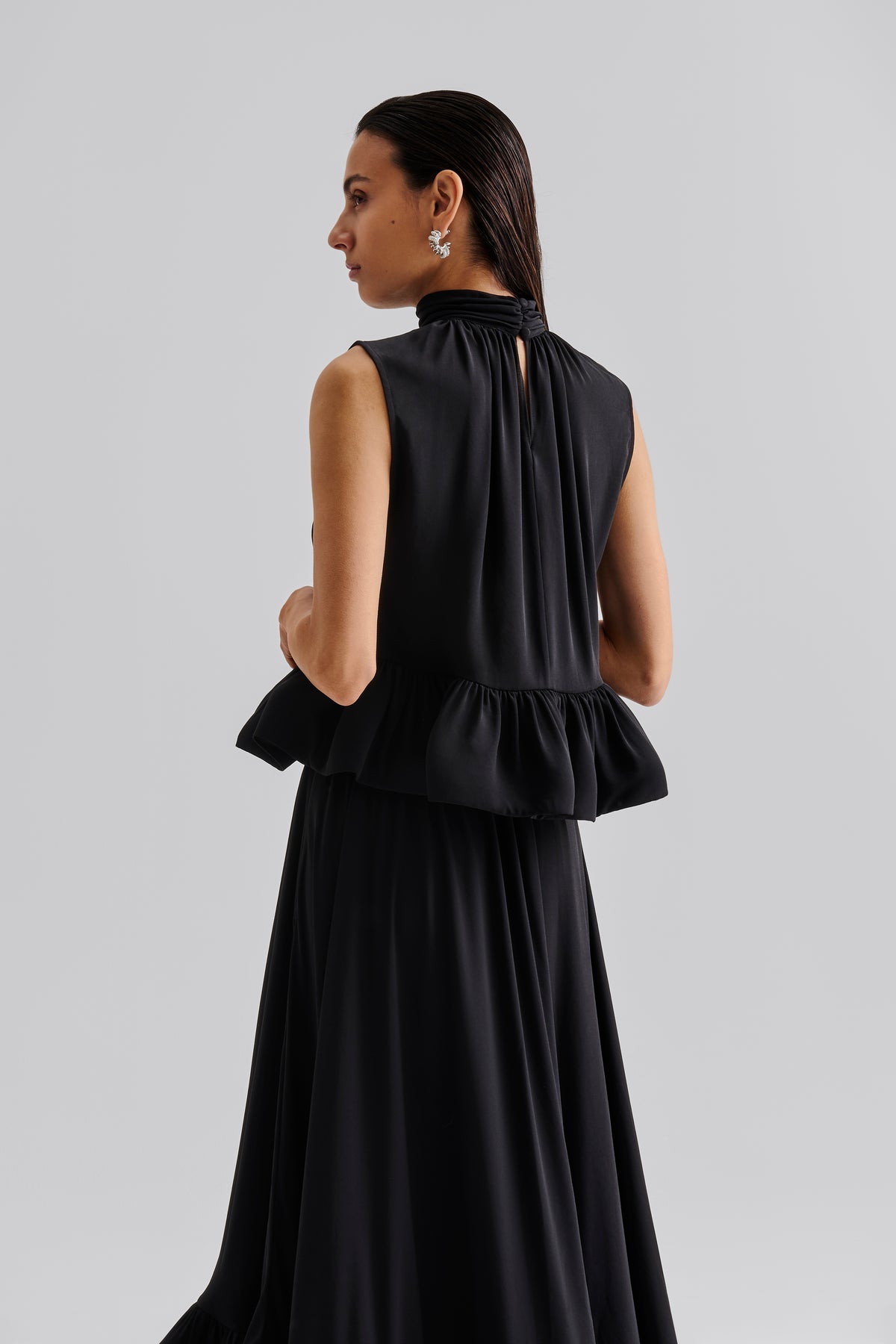 Lune Halterneck Frilled Hem Blouse - Svart