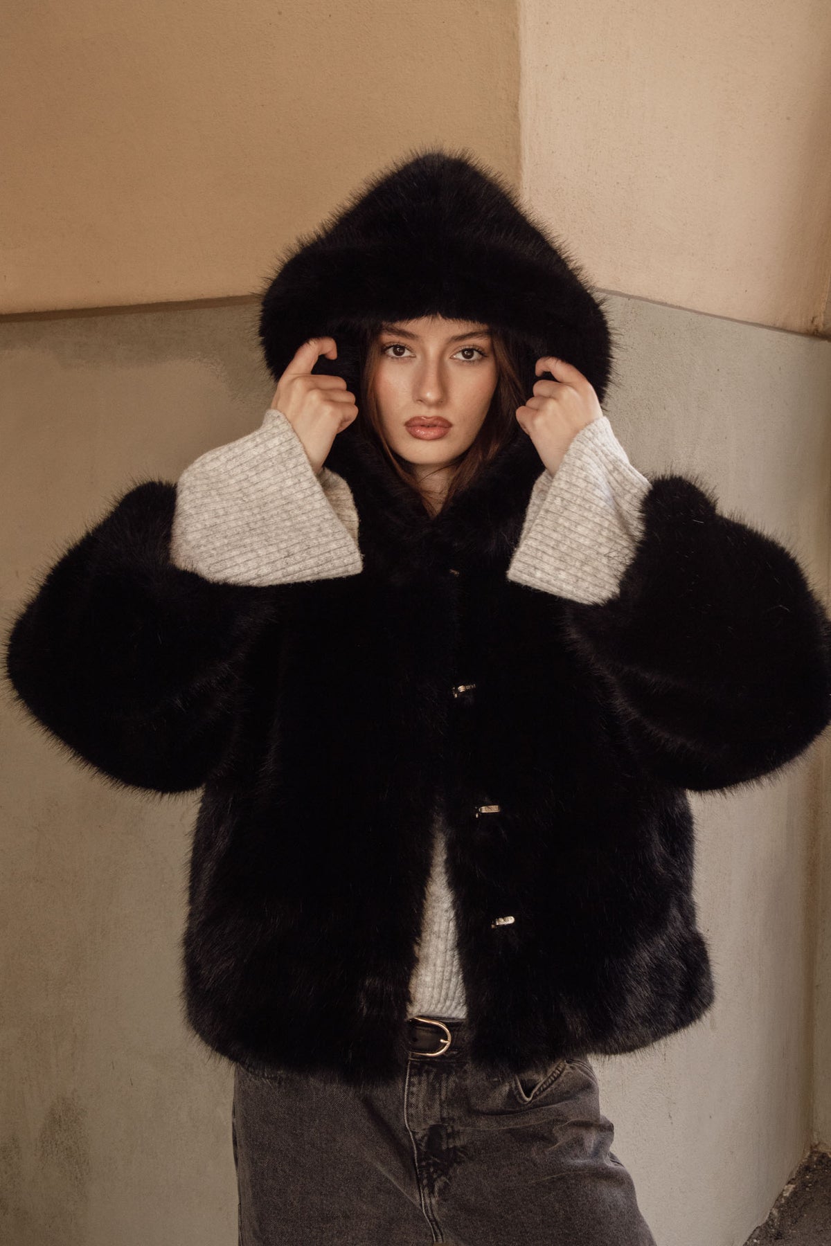 Astrid Faux Fur Jacket - Svart