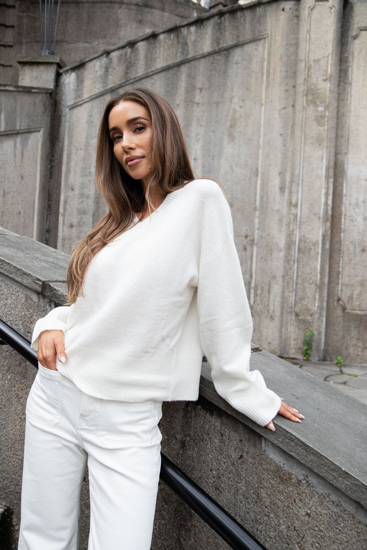 Lina Wool V-Neck Knit Sweater - Off White