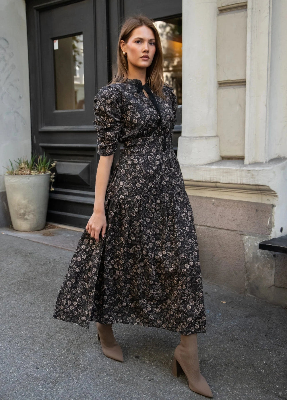 Madison Dress - Beige Botanic