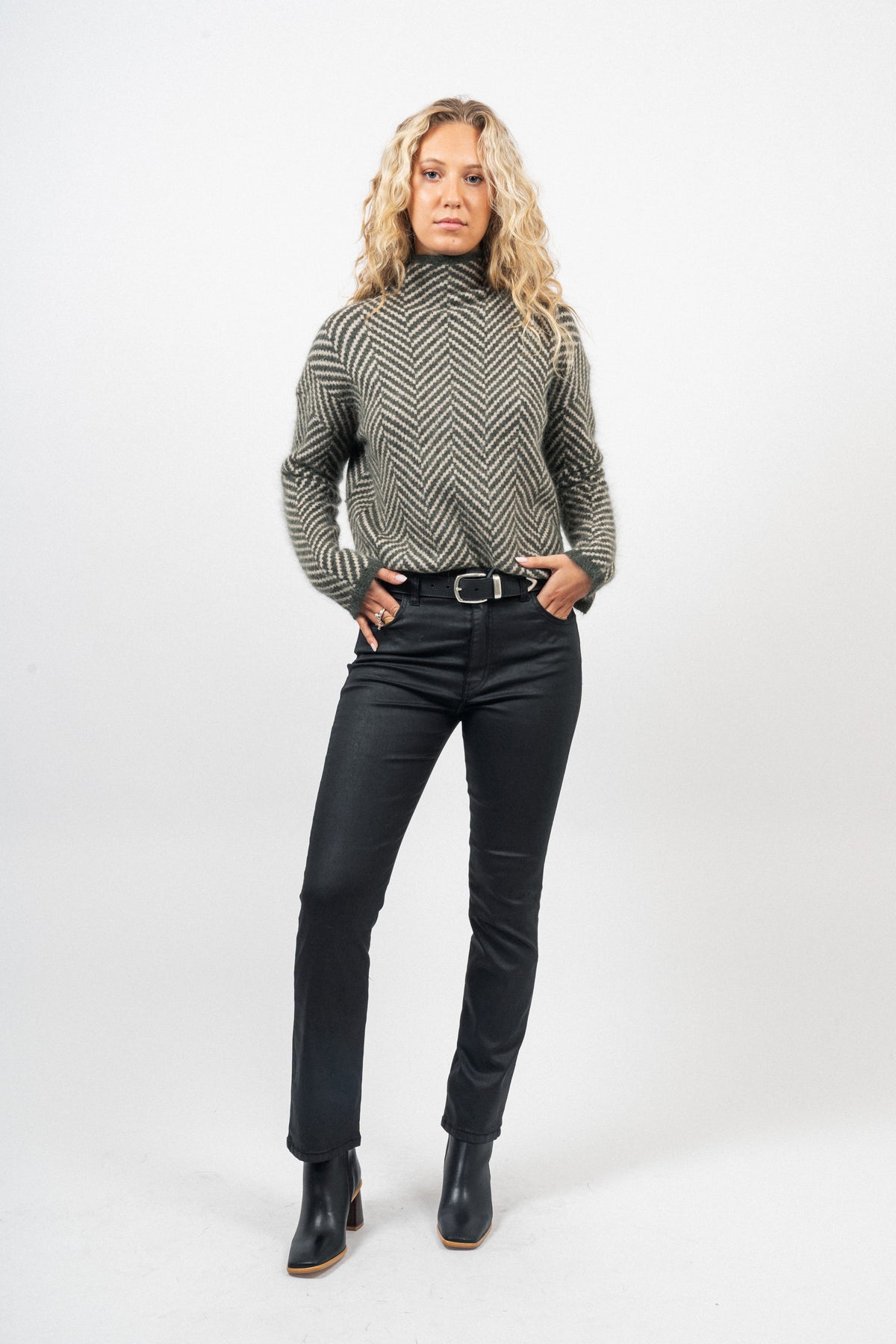 Malena F - Montana Tonal - Svart