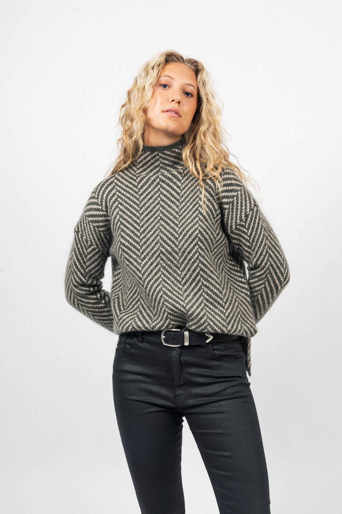 Malena F - Montana Tonal - Svart