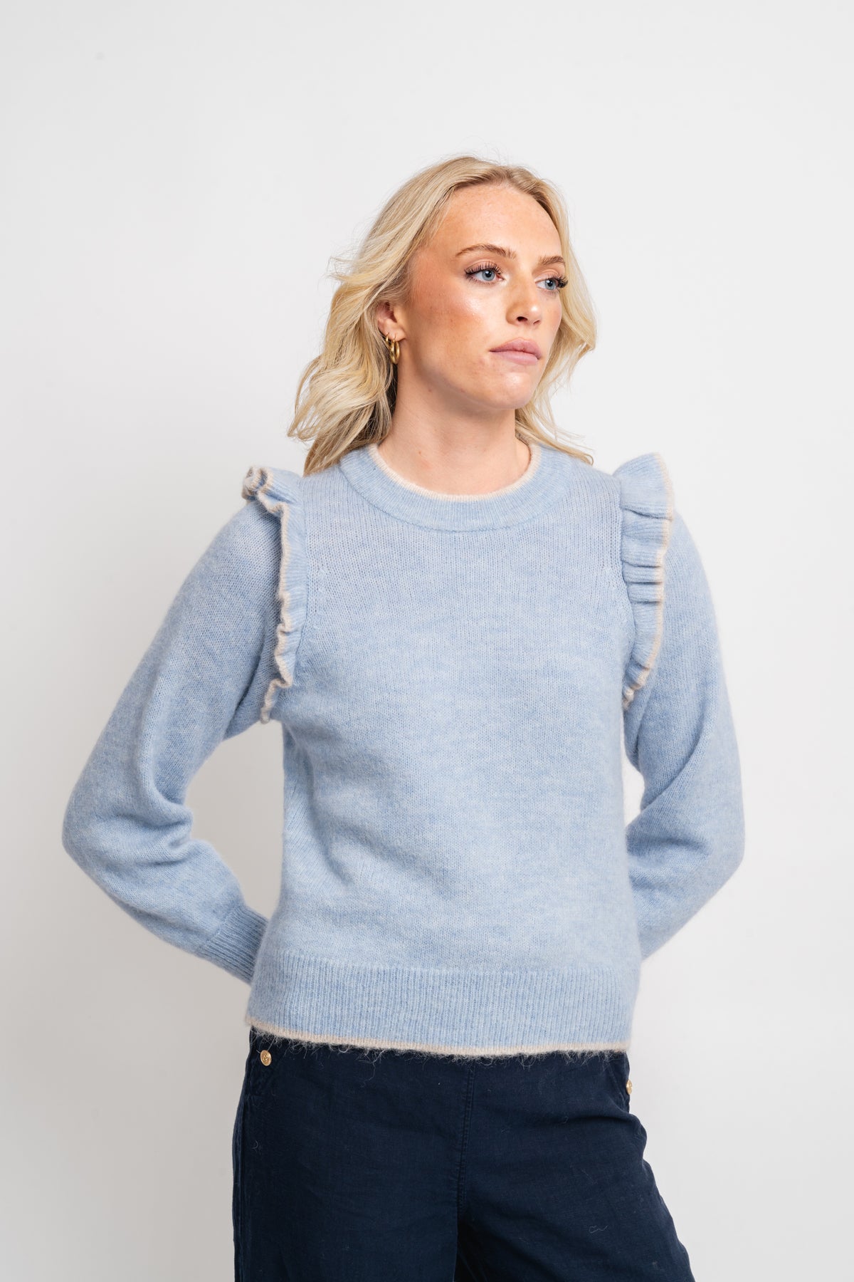 Alva Frills Ls Knit O-Neck - Cashmere Blue/Birch