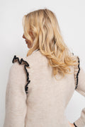 Alva Frills Ls Knit O-Neck - Birch/Black