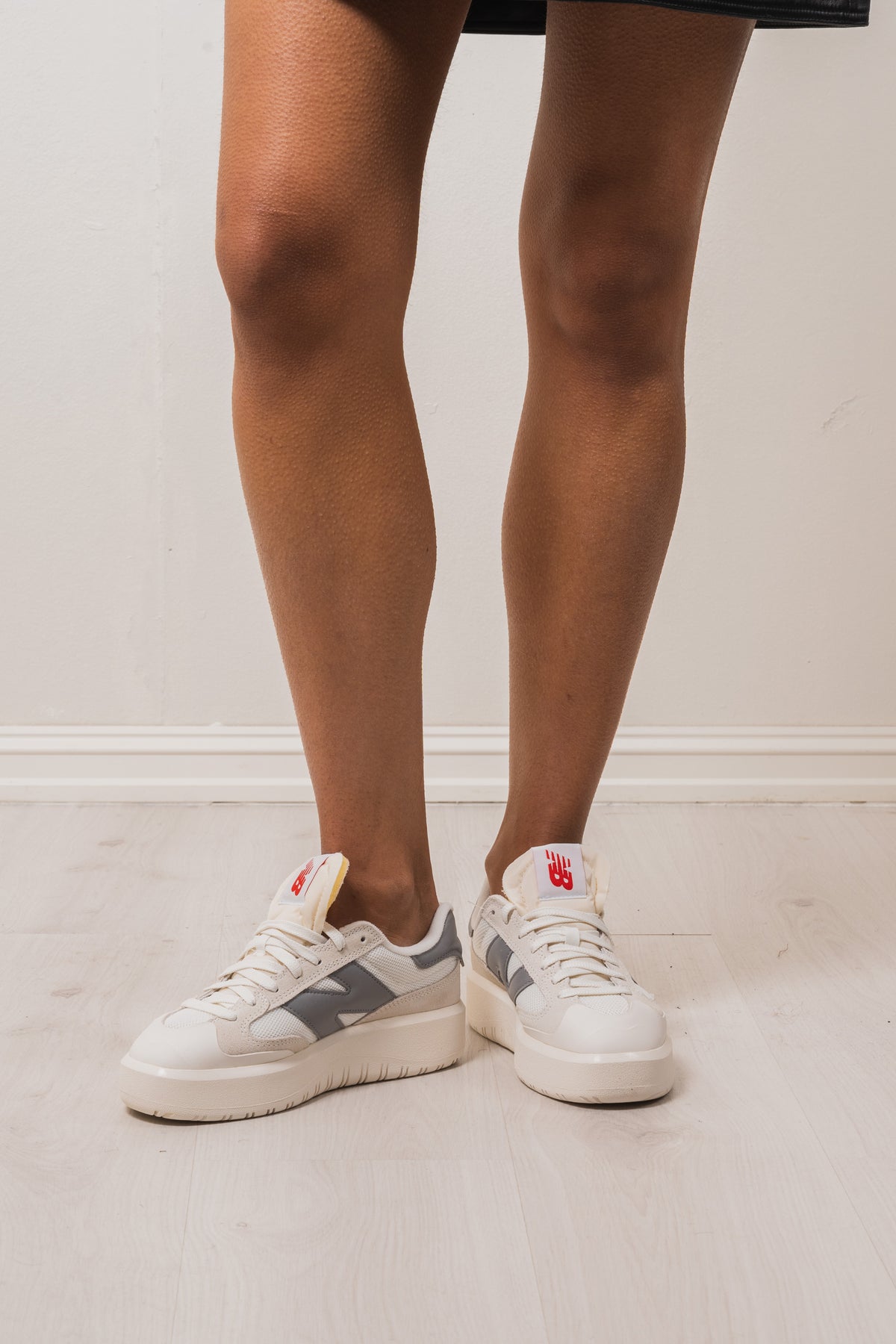 CT302 - Sea Salt Shadow Grey/Team Red