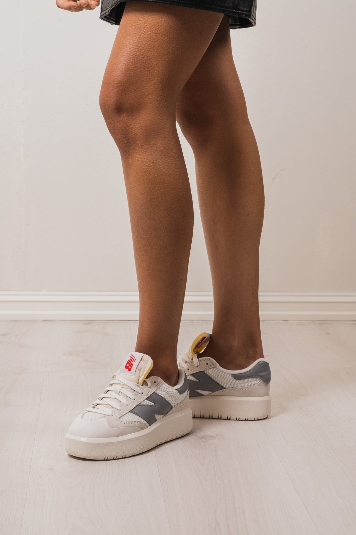CT302 - Sea Salt Shadow Grey/Team Red