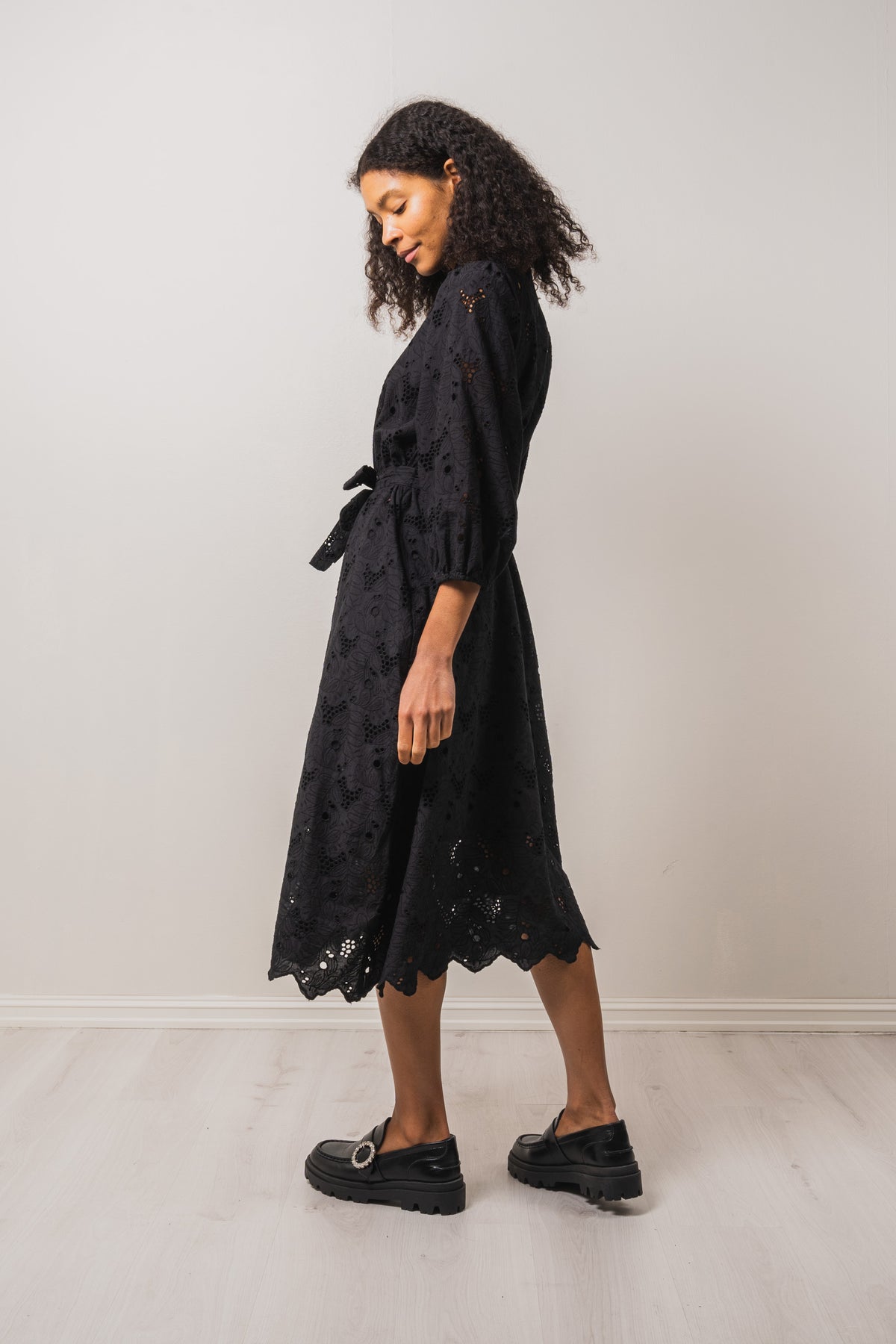 Yaskanga 7/8 Midi Dress - Black