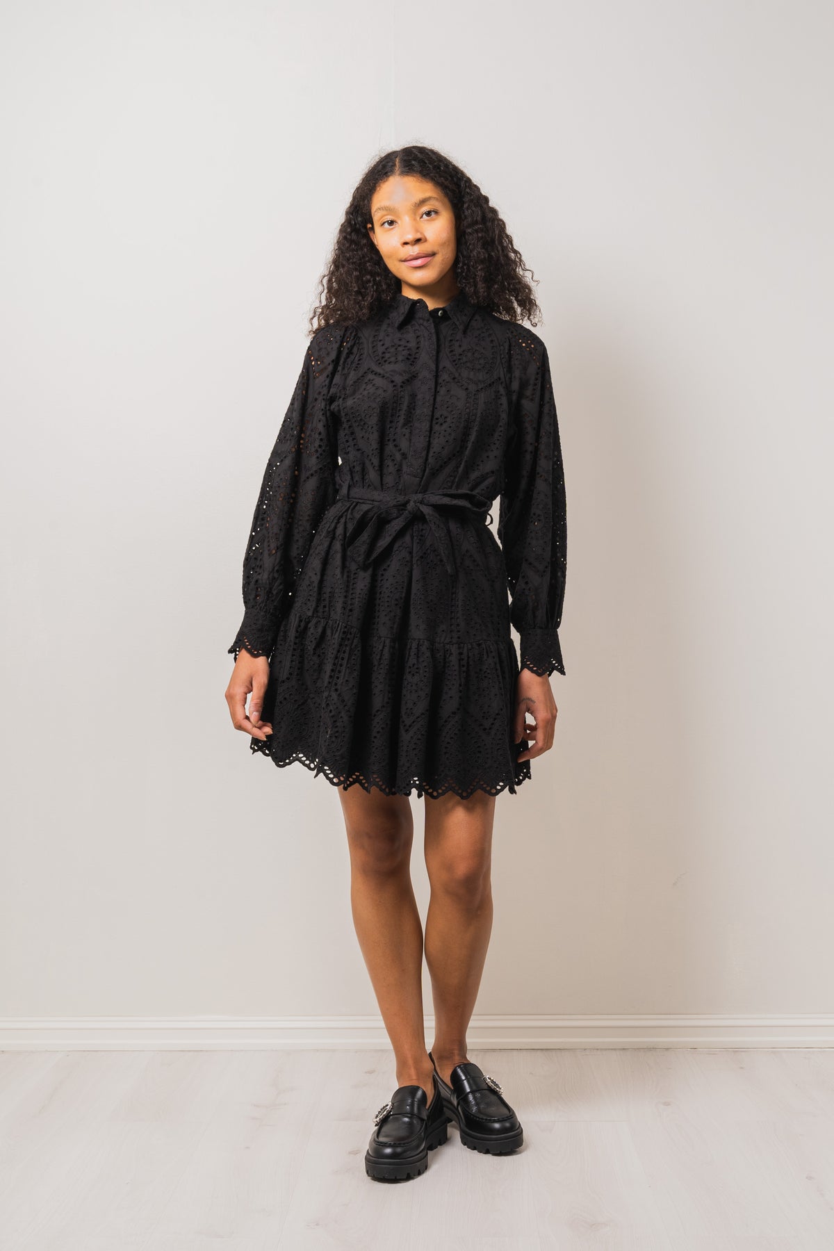 Yasholi LS Belt Dress - Svart