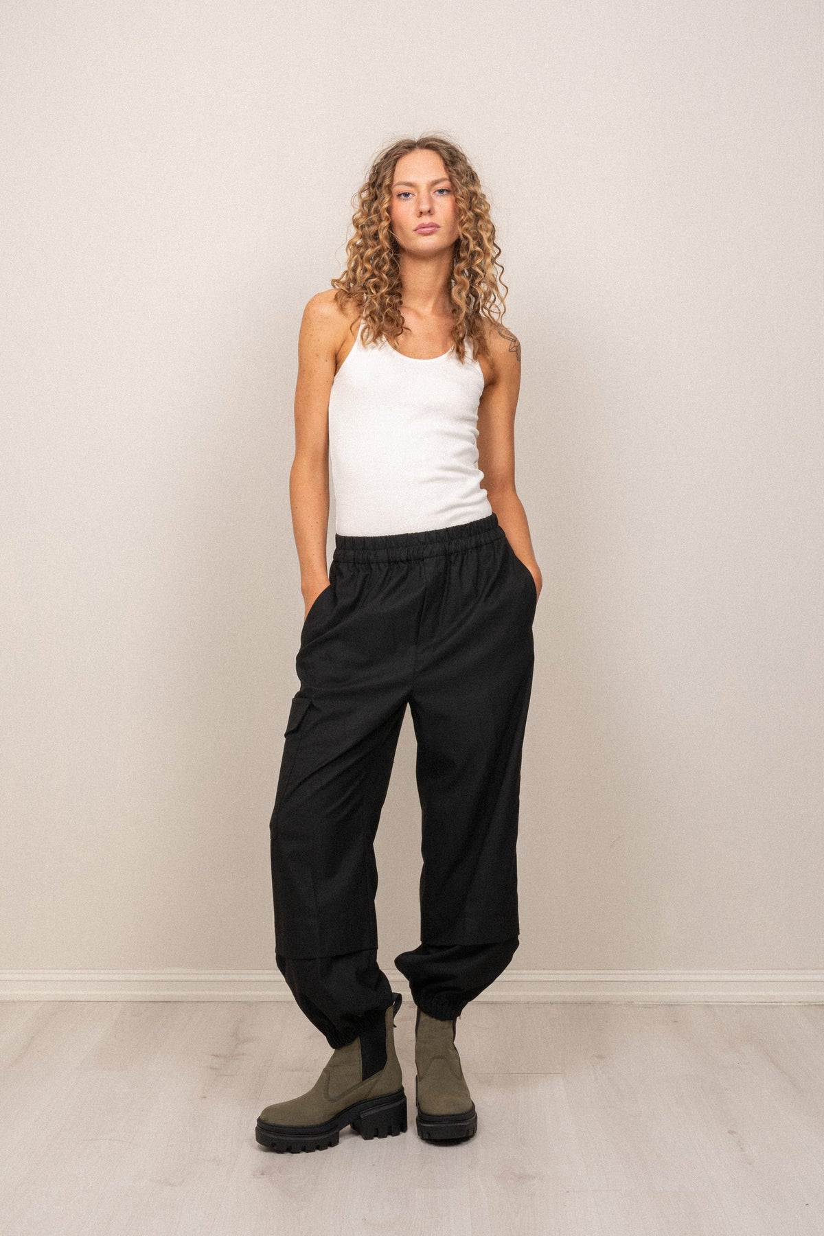 WaiIW Cargo Pant - Black