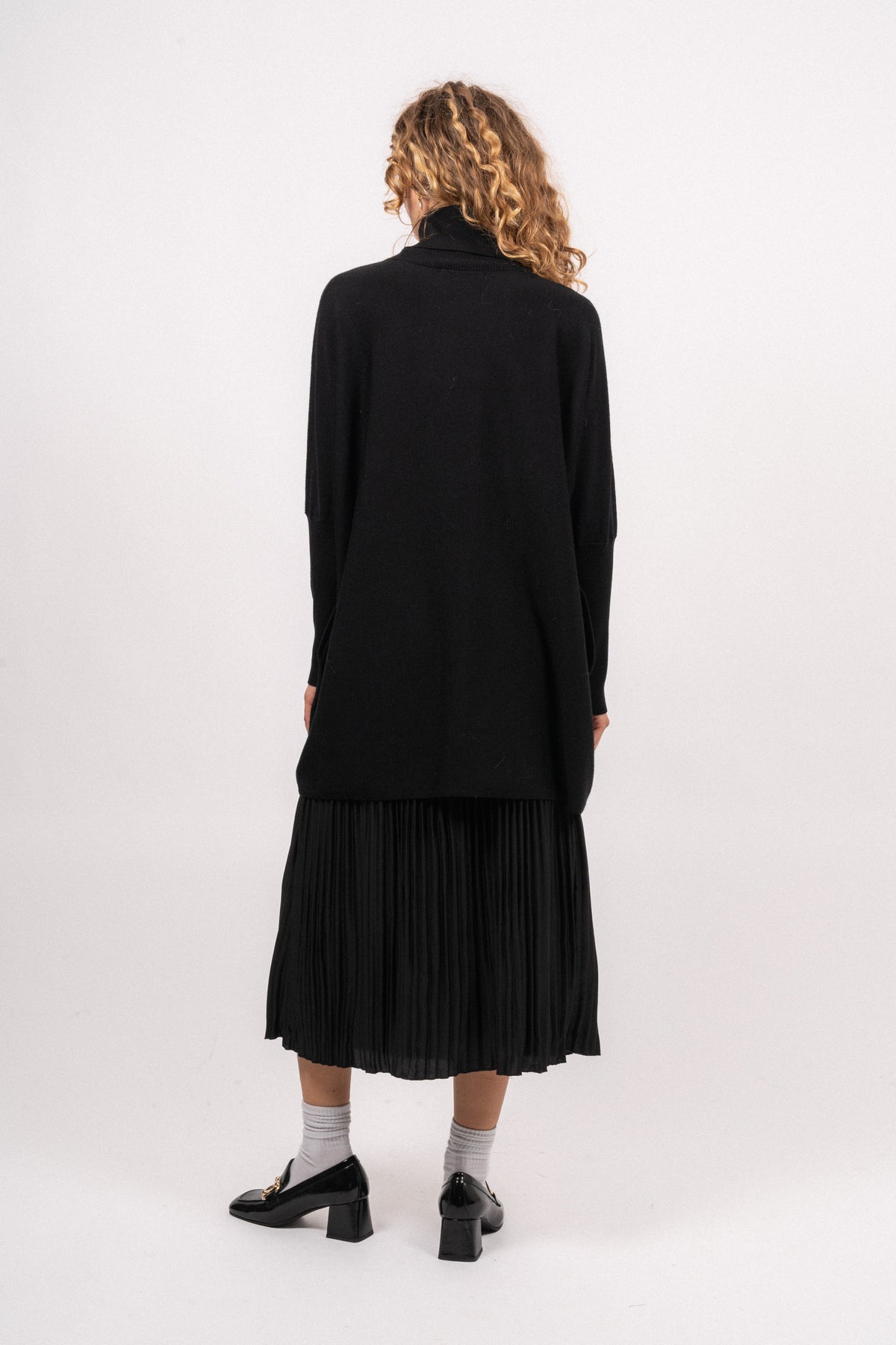 Merino Long Wide Turtleneck - Black