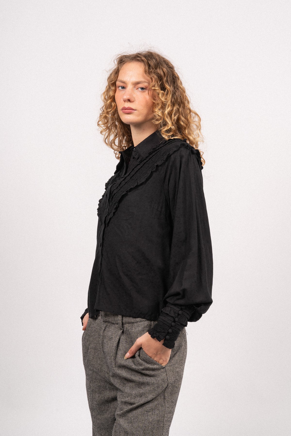 Yasaliva LS Shirt - Black