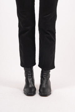 Pega - Black